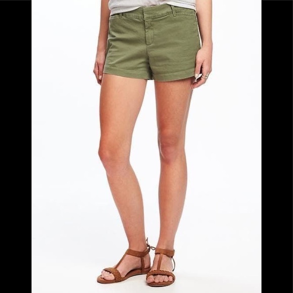 Classic Old Navy Plus Size Green Shorts - Picture 1 of 5